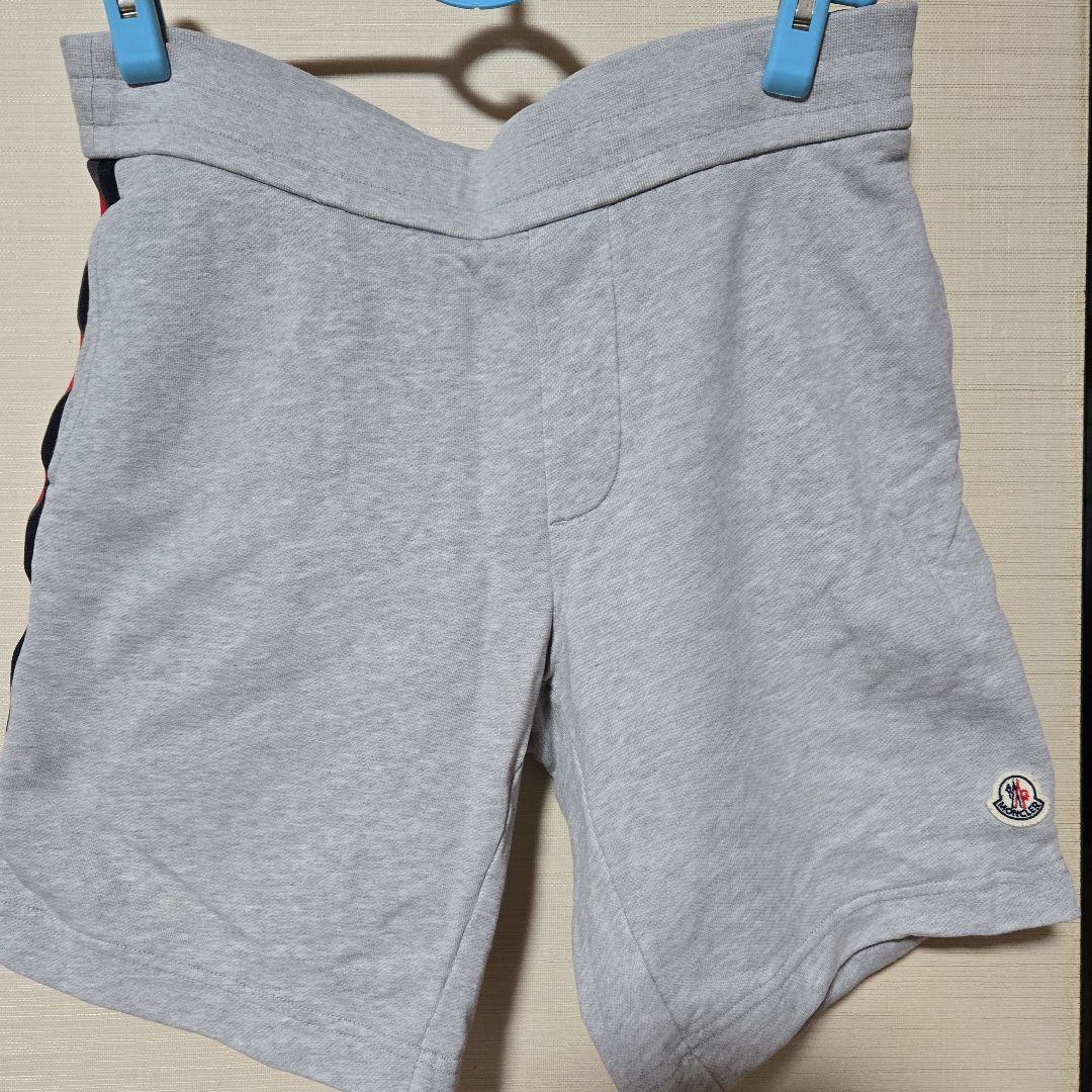 MONCLER サイドストライプ ショートパンツ グレー