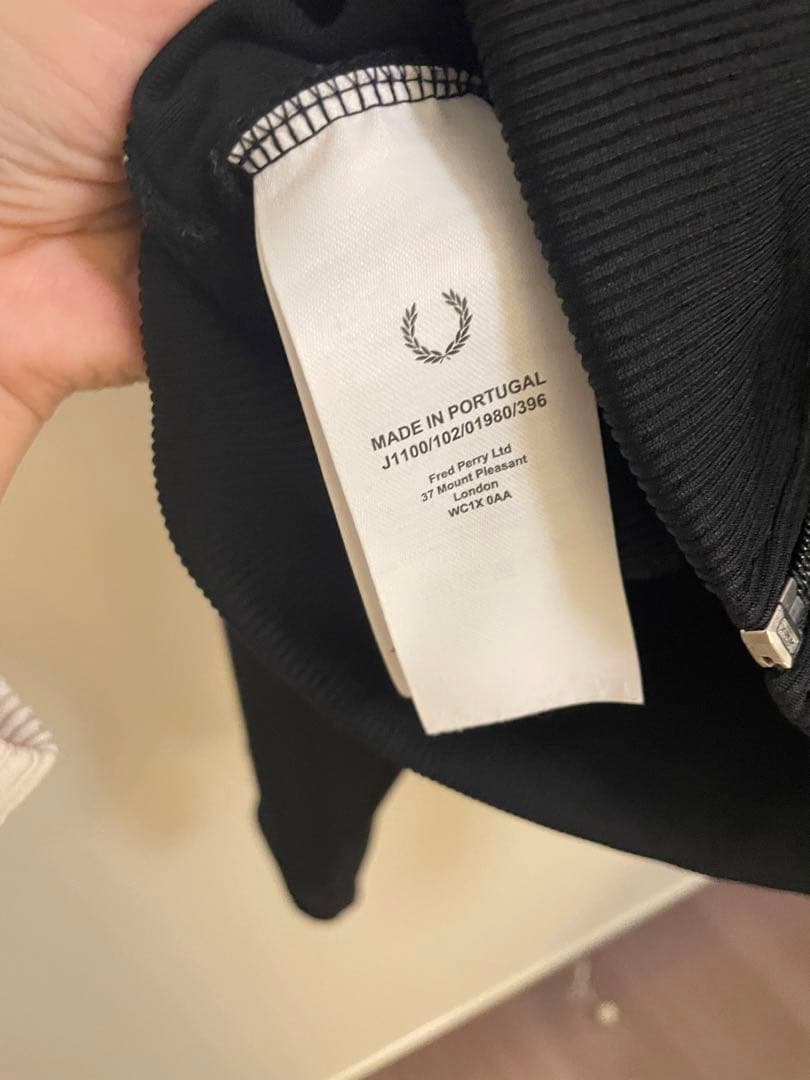 FRED PERRY⭐︎クロップド丈⭐︎トラックジャケット