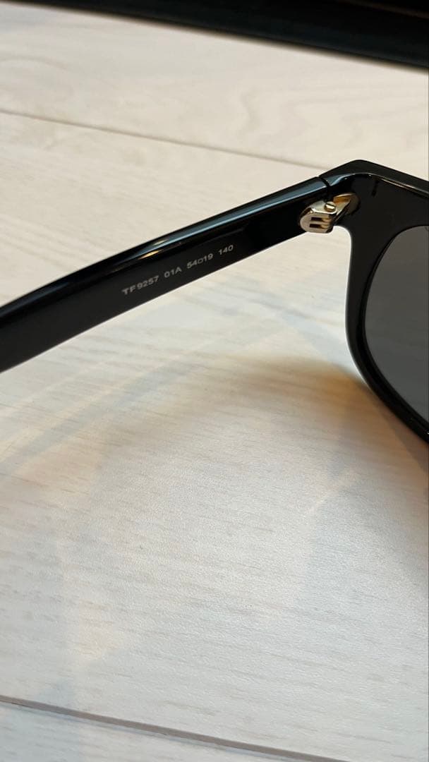 TOM FORD TF9257 01A ウェリントンサングラス