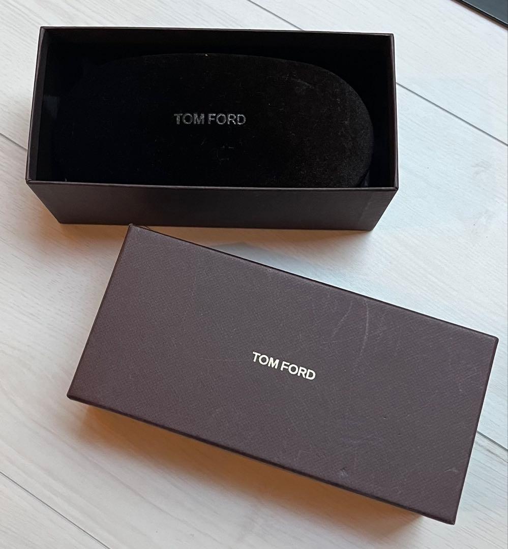 TOM FORD TF9257 01A ウェリントンサングラス