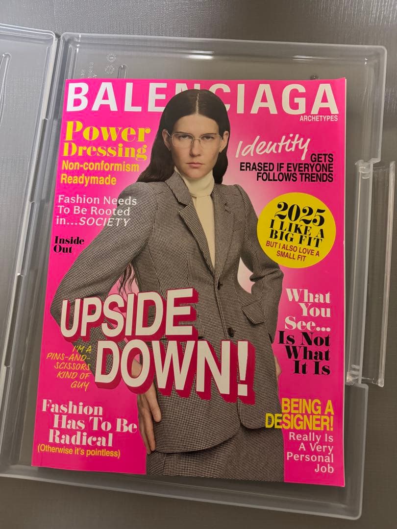 バレンシアガ BALENCIAGA by DEMNA 展覧会 カタログ（非売品)