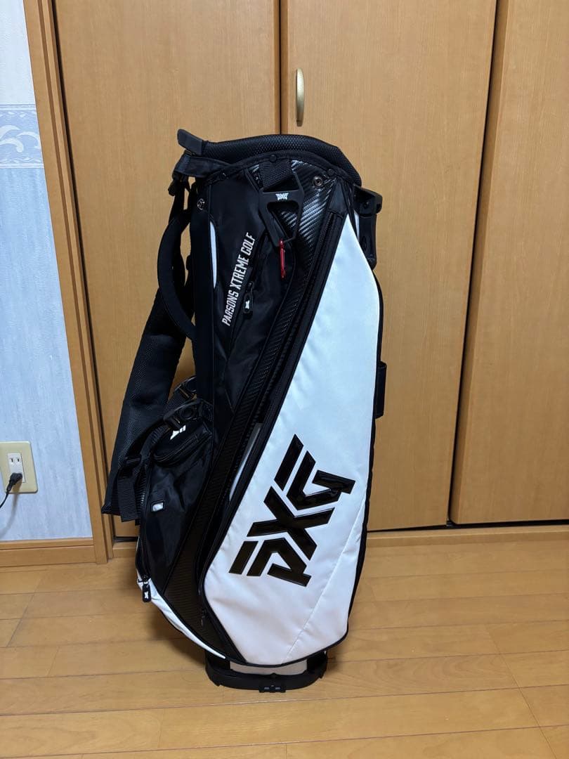 PXG キャディバッグ ブラック・ホワイト