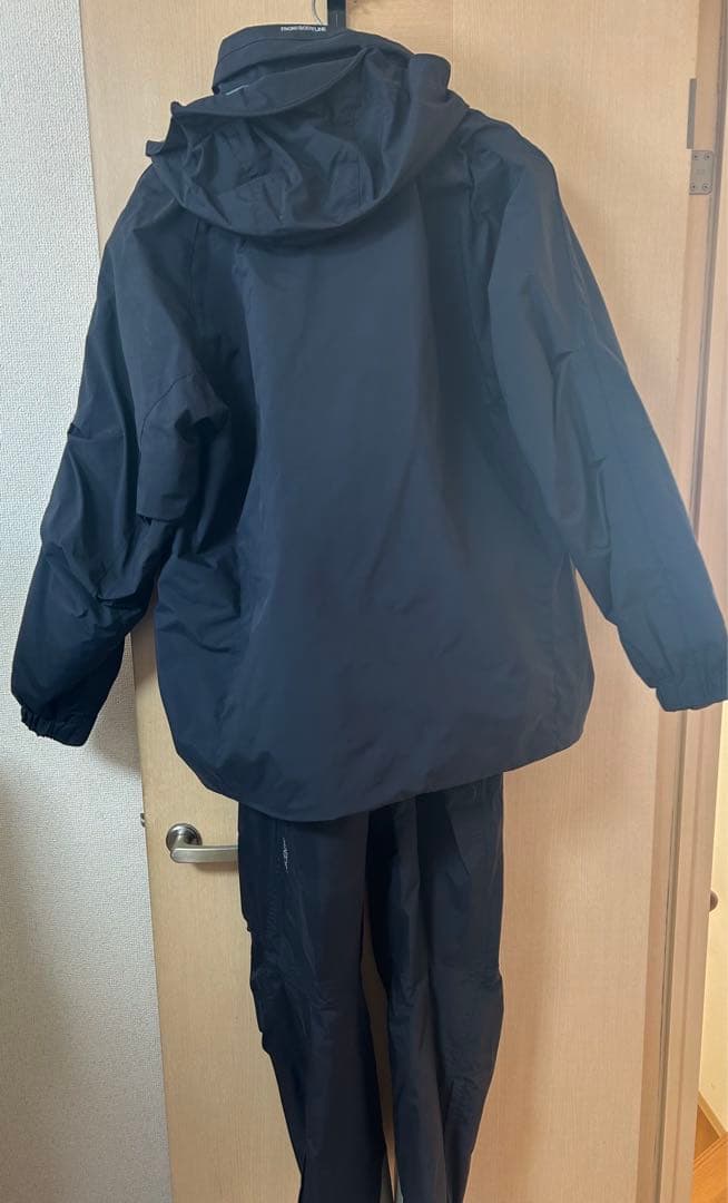 PP様用　DESCENTE スキー　スノボーウェア L L フード畳み可