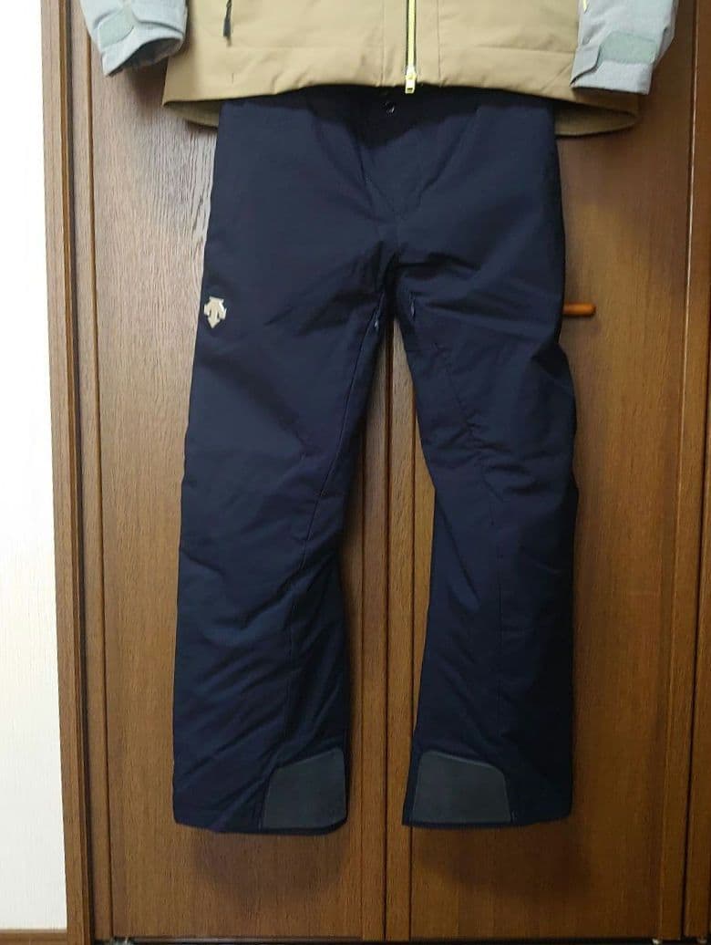値下げ　オガサカ デサント スキーウェア(O)限定品　極美品