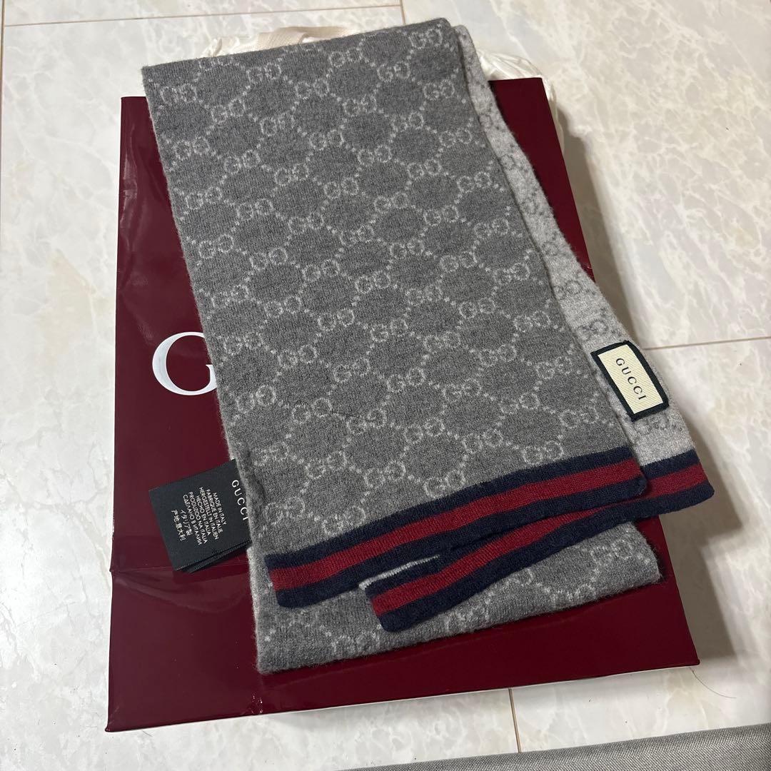 GUCCI マフラー