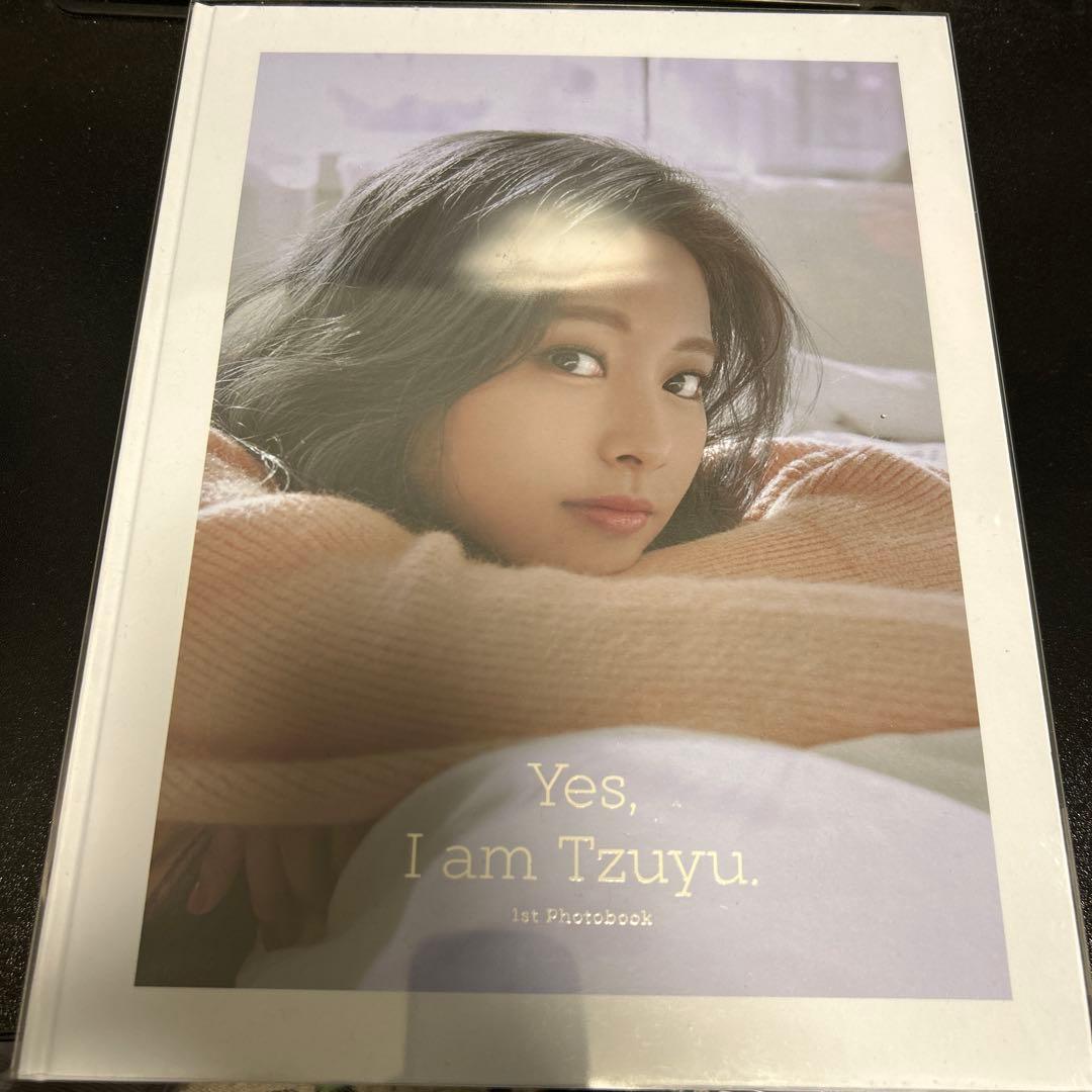 新品未開封 TWICE ツウィ 写真集 Yes, I am Tzuyu