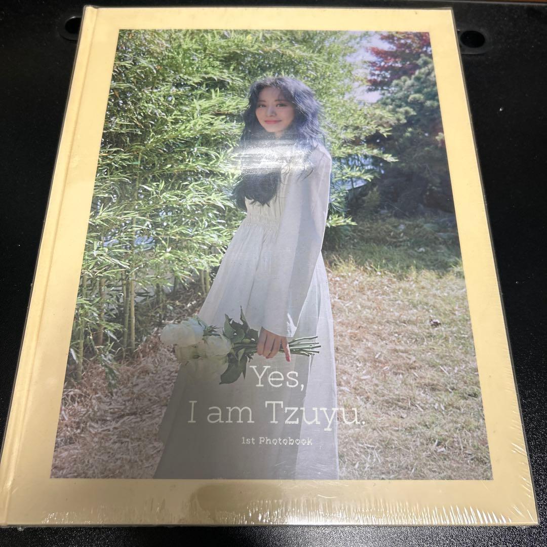 新品未開封 TWICE ツウィ 写真集 Yes, I am Tzuyu