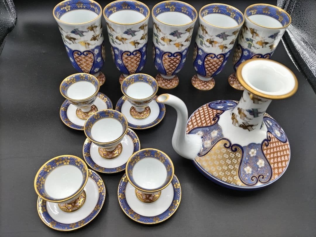 haru有田焼賞美堂其泉窯金彩千鳥祥瑞ビールカップ受皿付酒盃各五客燗酒器