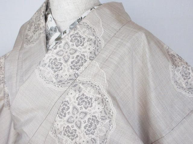新古品！三越製＊白大島紬＊９マルキ＊本場大島紬＊鏡裏文＊着物＊１６０ｃｍ＊裄６２