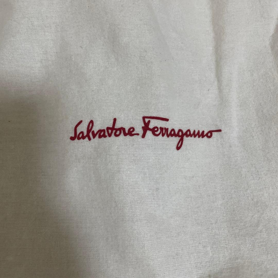 【:):(:)】フェラガモショルダーバッグ