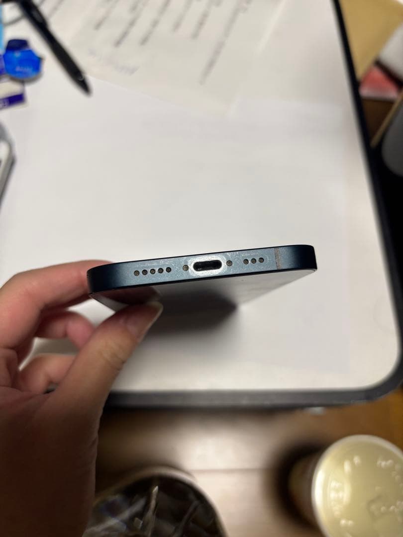 Apple iPhone 13 128GB画面ひび割れあり