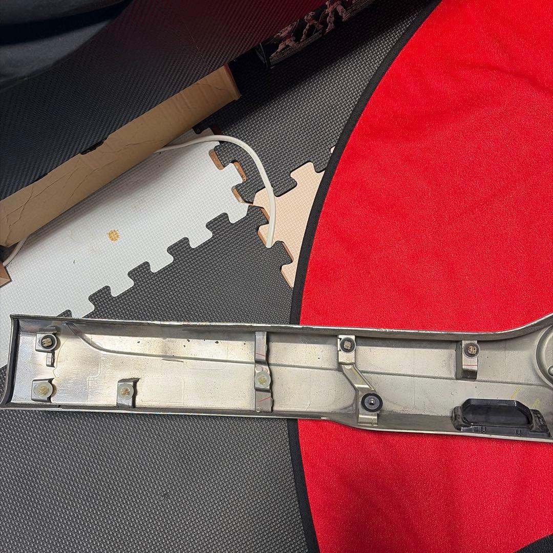 80 エスクァイア　前期バックドアガーニッシュ