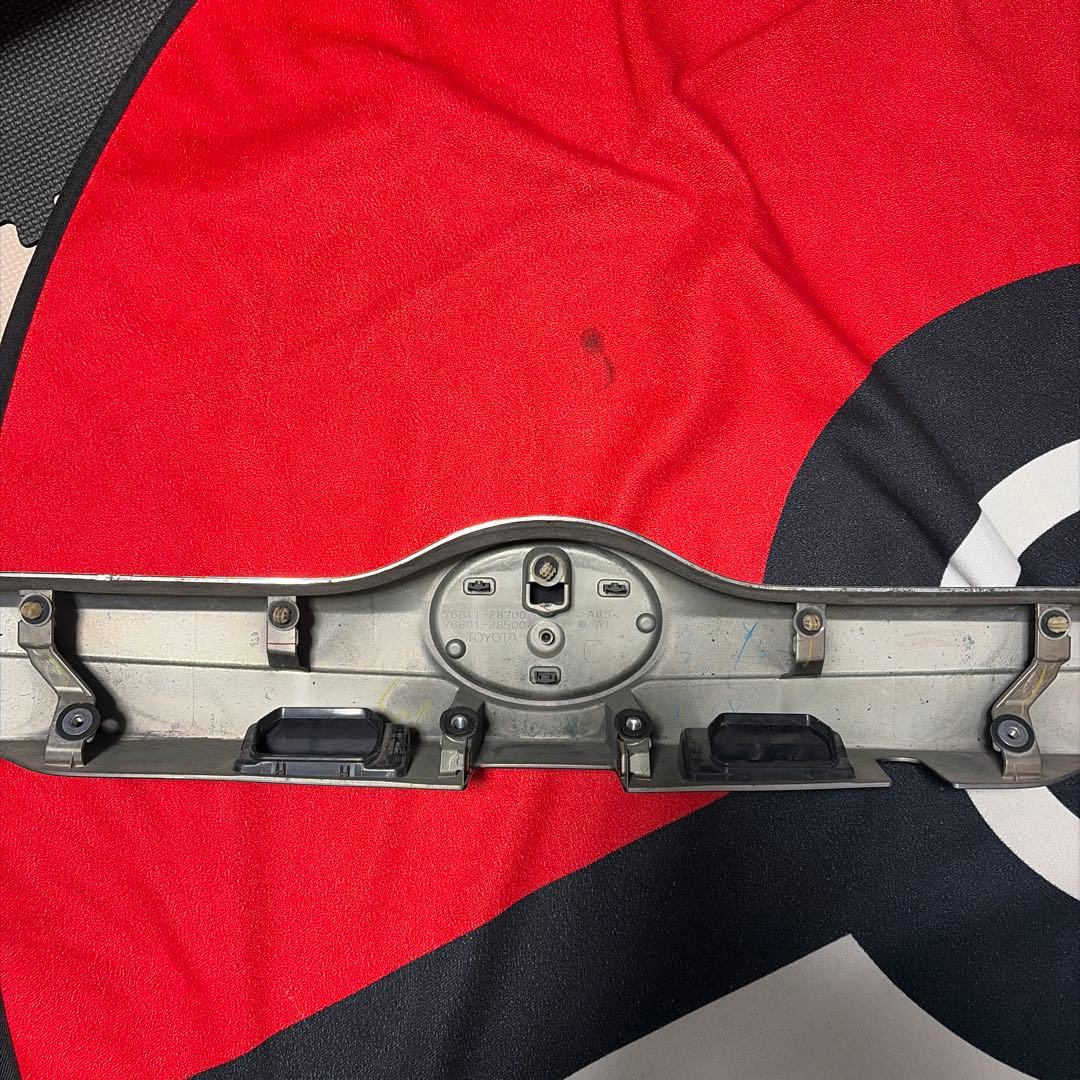 80 エスクァイア　前期バックドアガーニッシュ