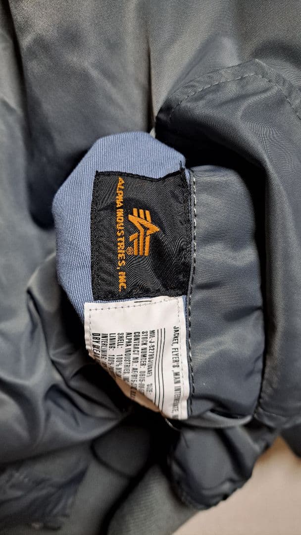 ALPHA INDUSTRIES INC グレー MA-1 フライトジャケット