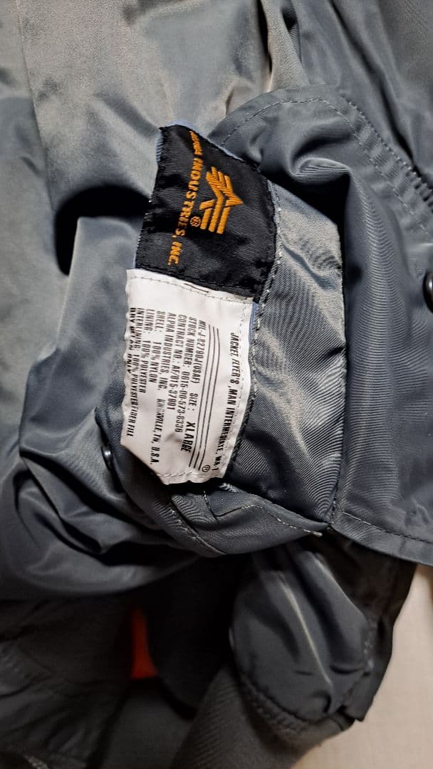 ALPHA INDUSTRIES INC グレー MA-1 フライトジャケット