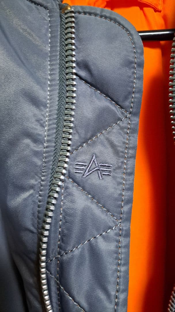 ALPHA INDUSTRIES INC グレー MA-1 フライトジャケット