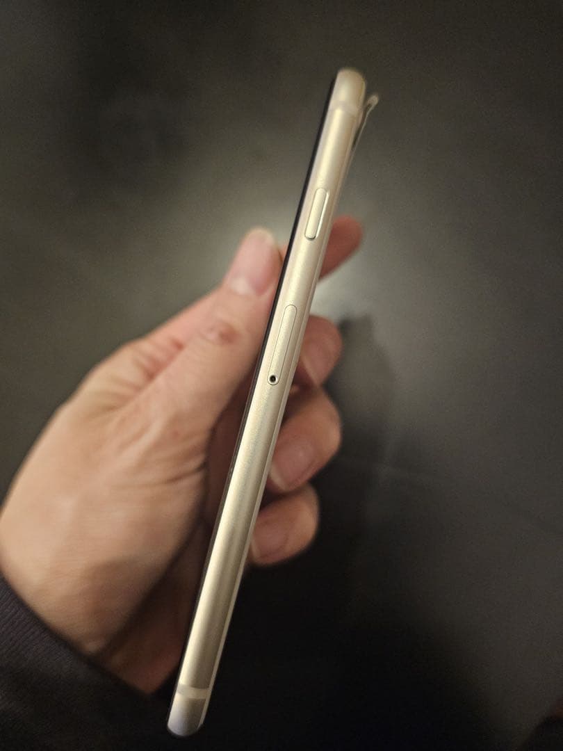 iphone SE3 ホワイト 64gb simフリー