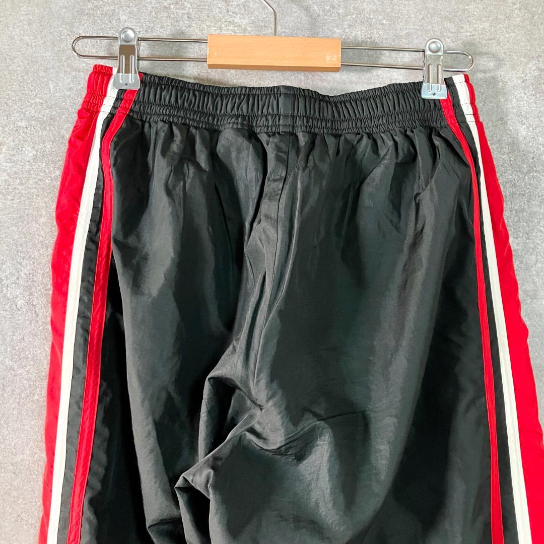 asics　ウィンドブレーカー　セットアップ　ブラック　ボタン　防寒　ロゴ　刺繍