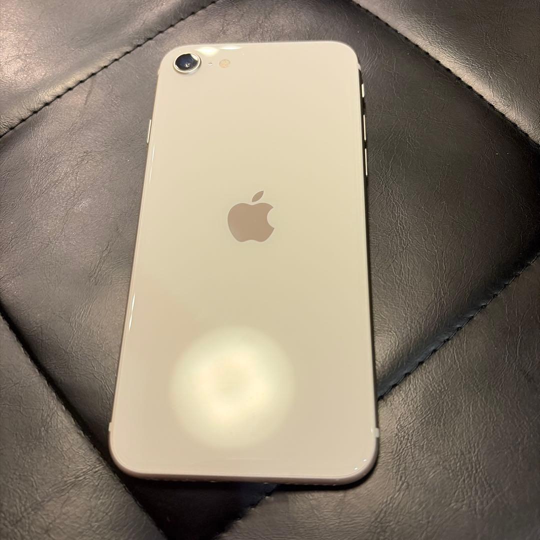 Apple iPhone SE 第3世代 64GB ホワイト