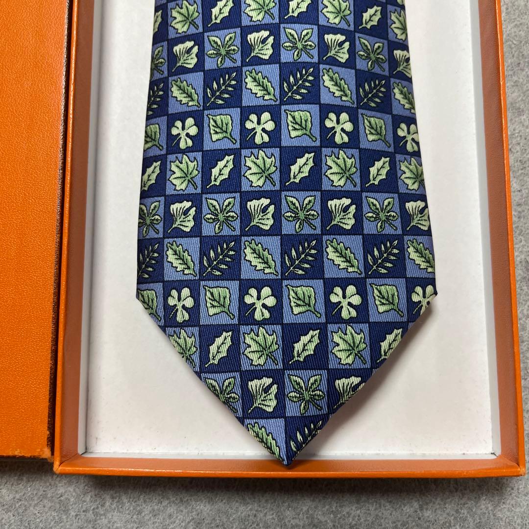 未使用　エルメス　ネクタイ　紺・緑　葉柄ボタニカル