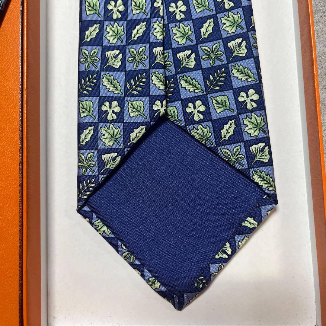 未使用　エルメス　ネクタイ　紺・緑　葉柄ボタニカル