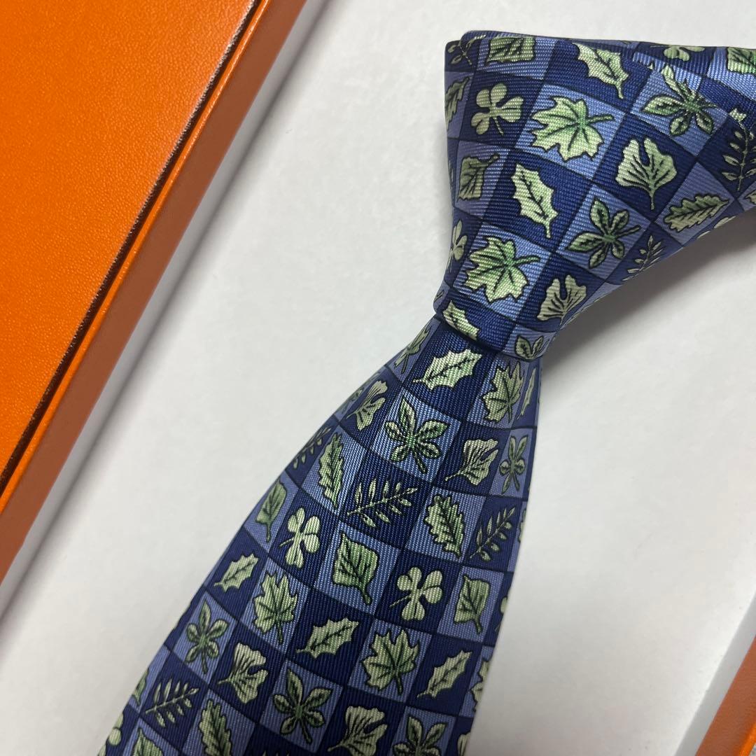 未使用　エルメス　ネクタイ　紺・緑　葉柄ボタニカル
