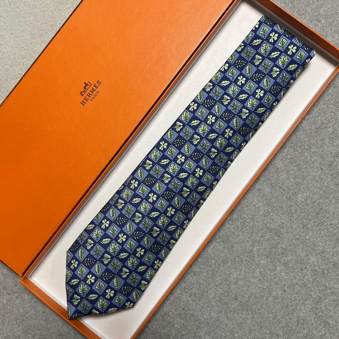 未使用　エルメス　ネクタイ　紺・緑　葉柄ボタニカル