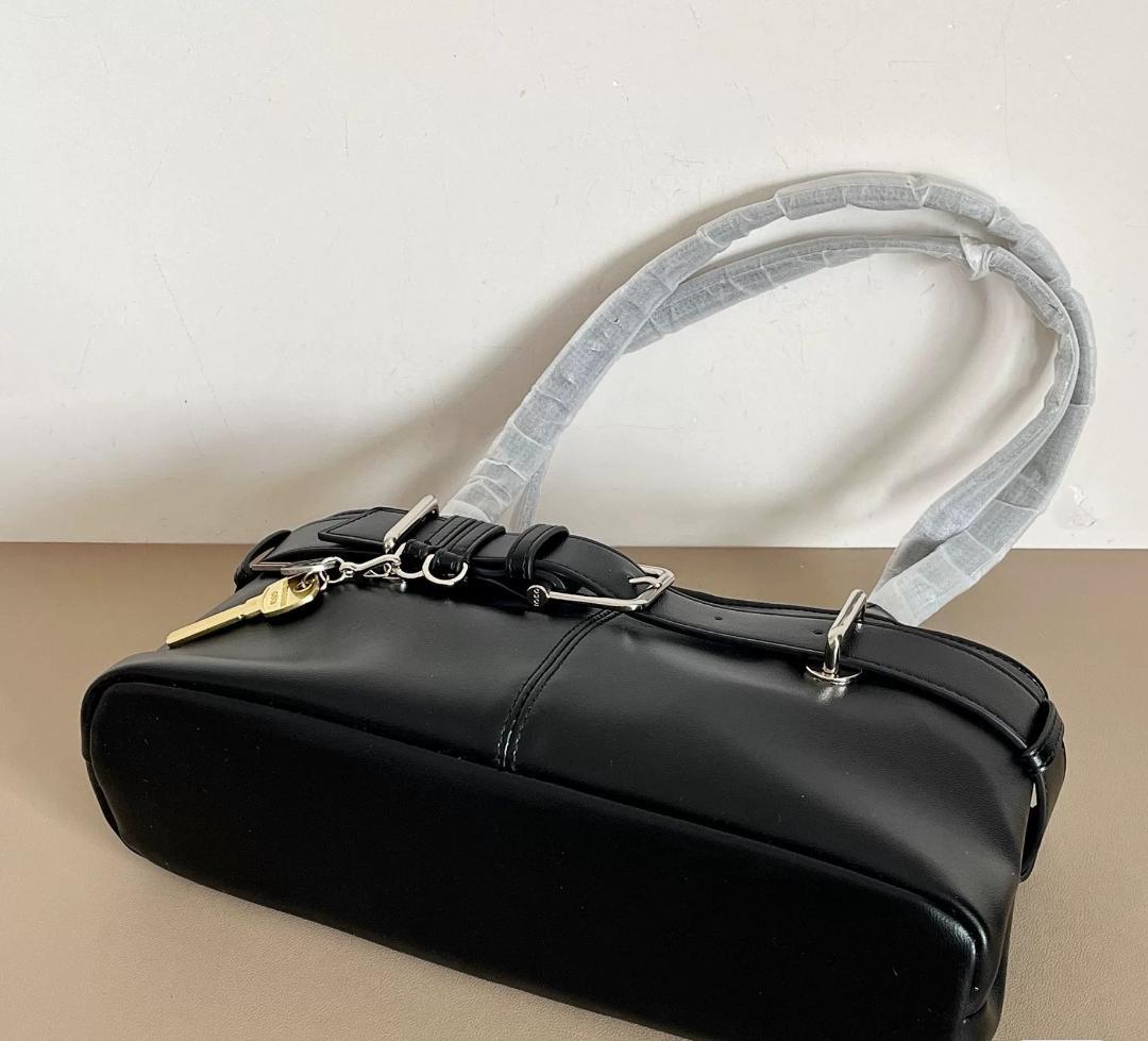 美品 OSOI SHOULDER BROCLE バッグ