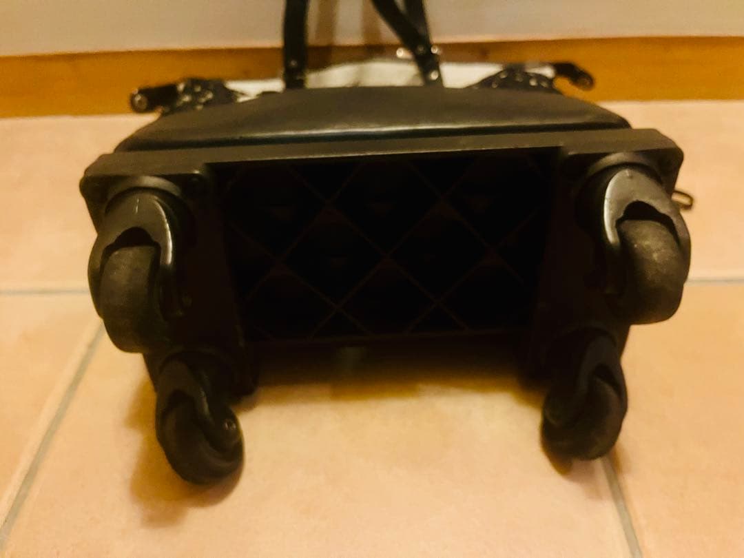 Swany レース装飾 キャリーケース