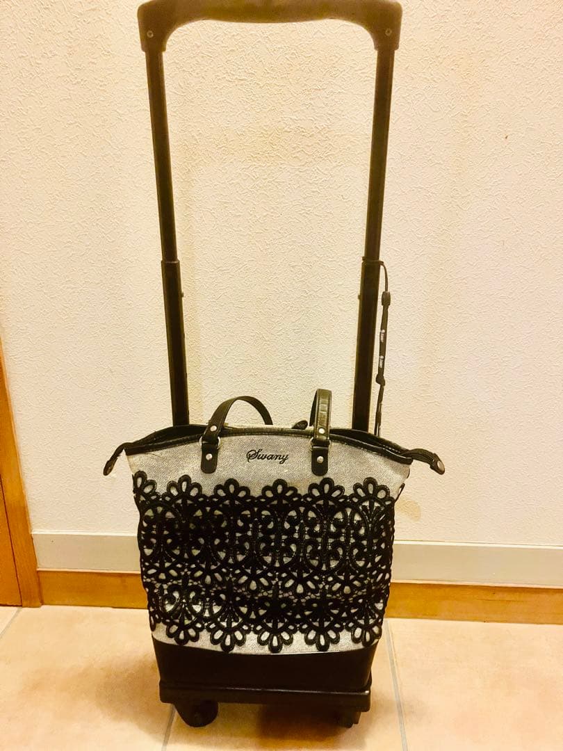 Swany レース装飾 キャリーケース