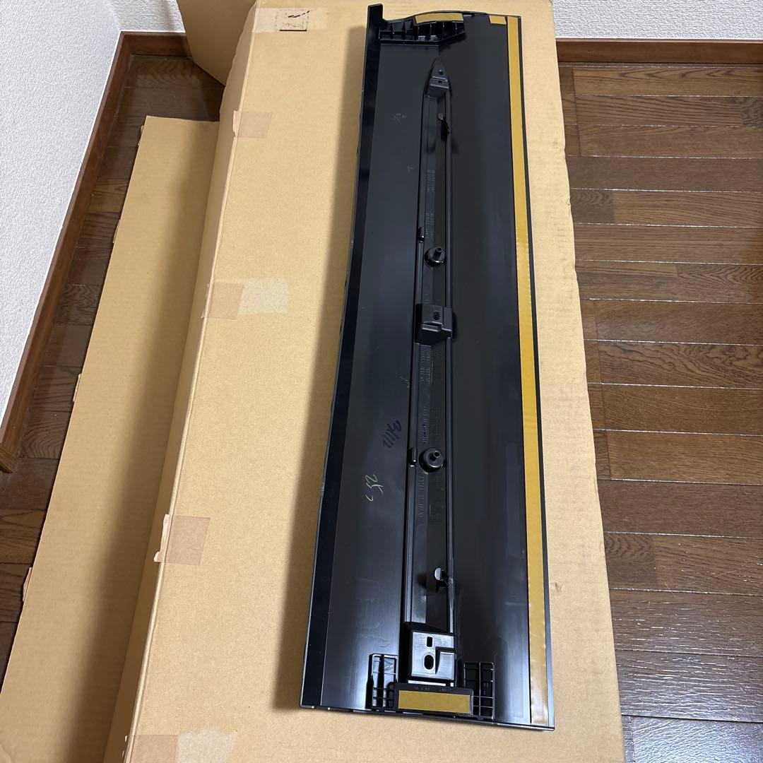 40アルファードモデリスタサイドスカート 右側、素地未塗装品。