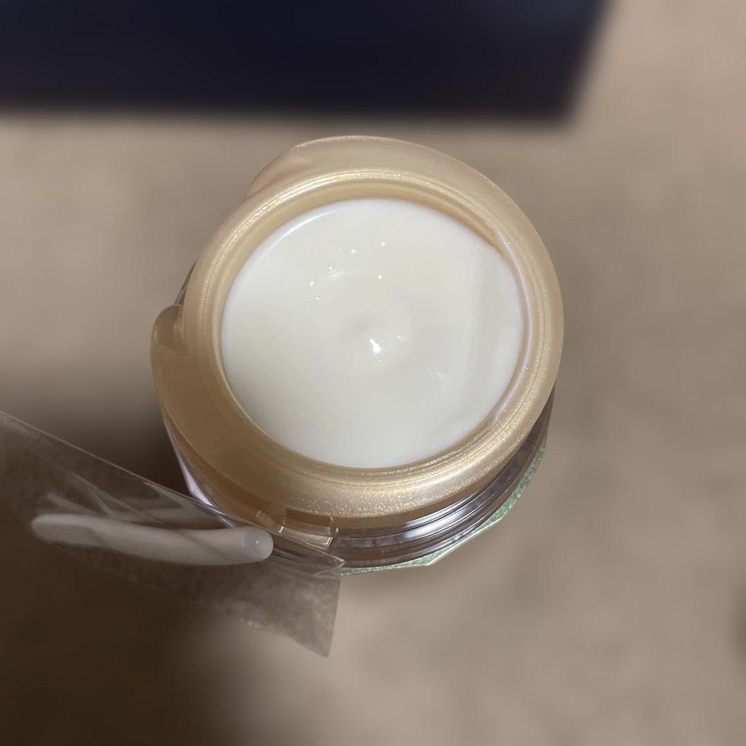 ベネフィーク　リュクスリブルームナイトクリーム