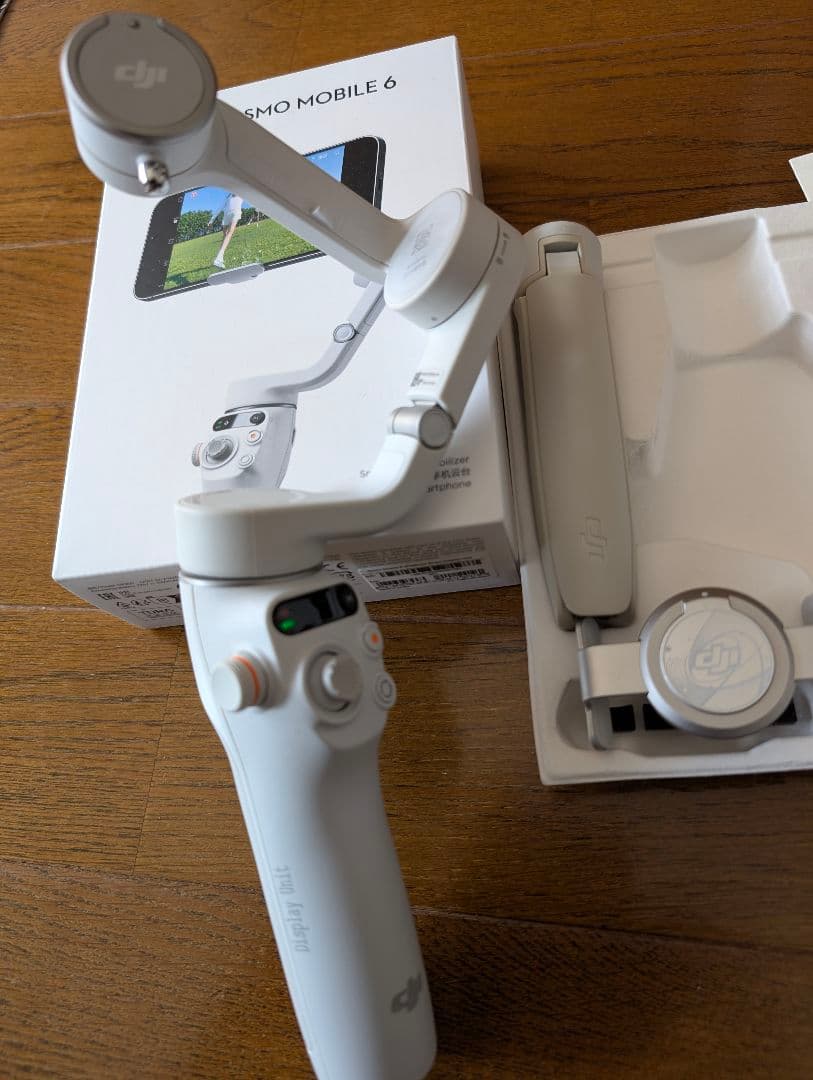 ♪DJI Osmo Mobile 6 スタビライザー　三軸ジンバル　美品です