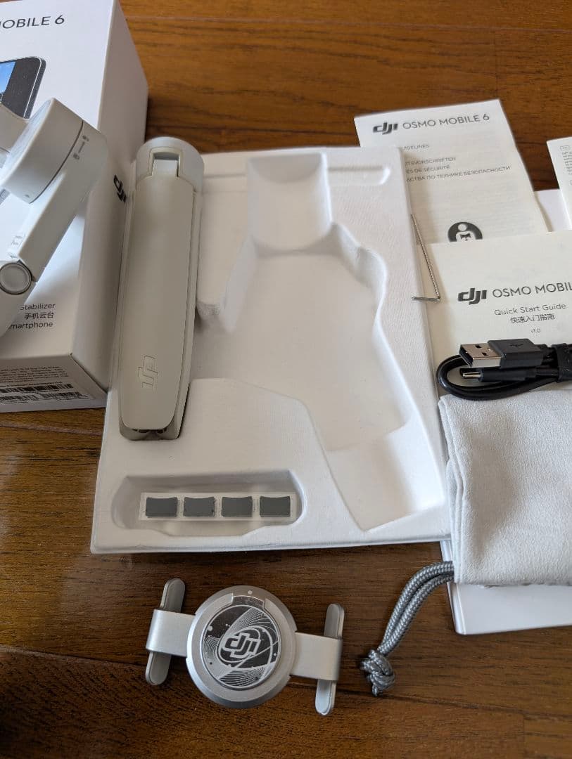♪DJI Osmo Mobile 6 スタビライザー　三軸ジンバル　美品です