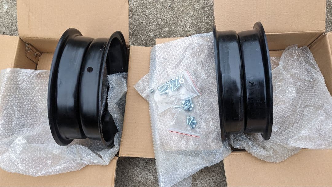 ダックス シャリー4本スポーク用アルミ製ホイール3.50Ｊ1台分セット中古