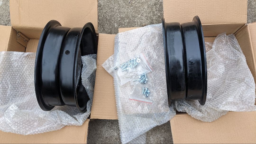 ダックス シャリー4本スポーク用アルミ製ホイール3.50Ｊ1台分セット中古