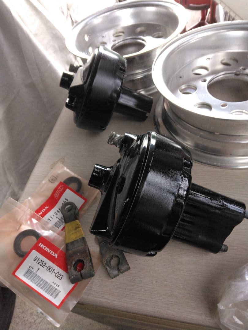 モンキー4l Z50z ？　アルミホイールと前後ハブ