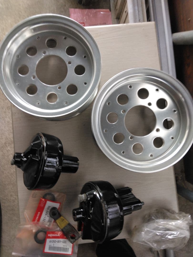モンキー4l Z50z ？　アルミホイールと前後ハブ
