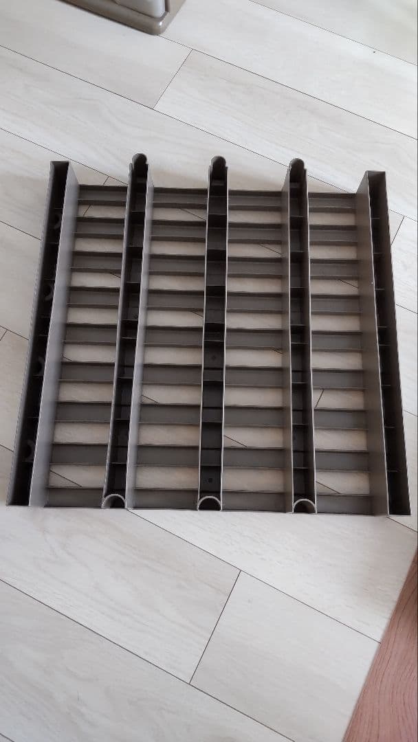 日本製プラスチックシングルサイズすのこベッド8枚〜。