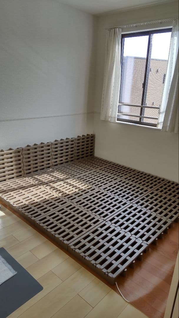 日本製プラスチックシングルサイズすのこベッド8枚〜。