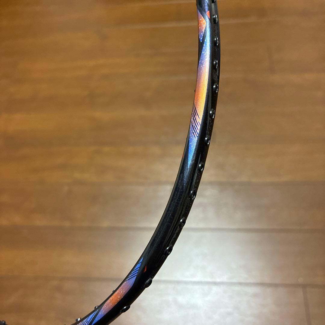 バドミントンラケットアストロクス77プロ