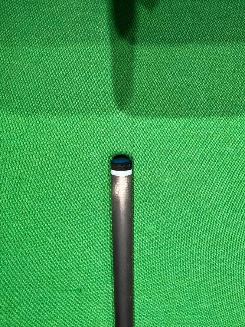 HOWキュー　フラッシュ　カーボンシャフト