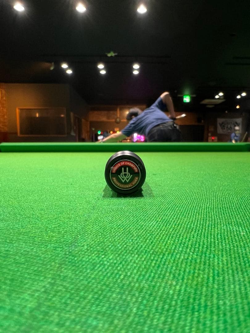 HOWキュー　フラッシュ　カーボンシャフト