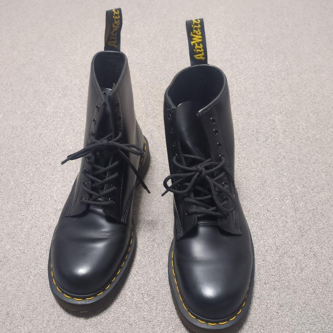 ドクターマーチン ブラックレザーブーツ 8穴