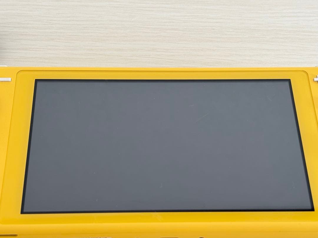 Nintendo Switch Lite イエロー、充電器付き
