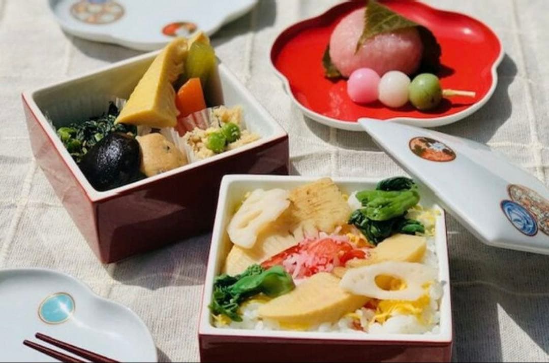 深川製磁　寿赤絵 角小二段重　宮内庁御用達　美品