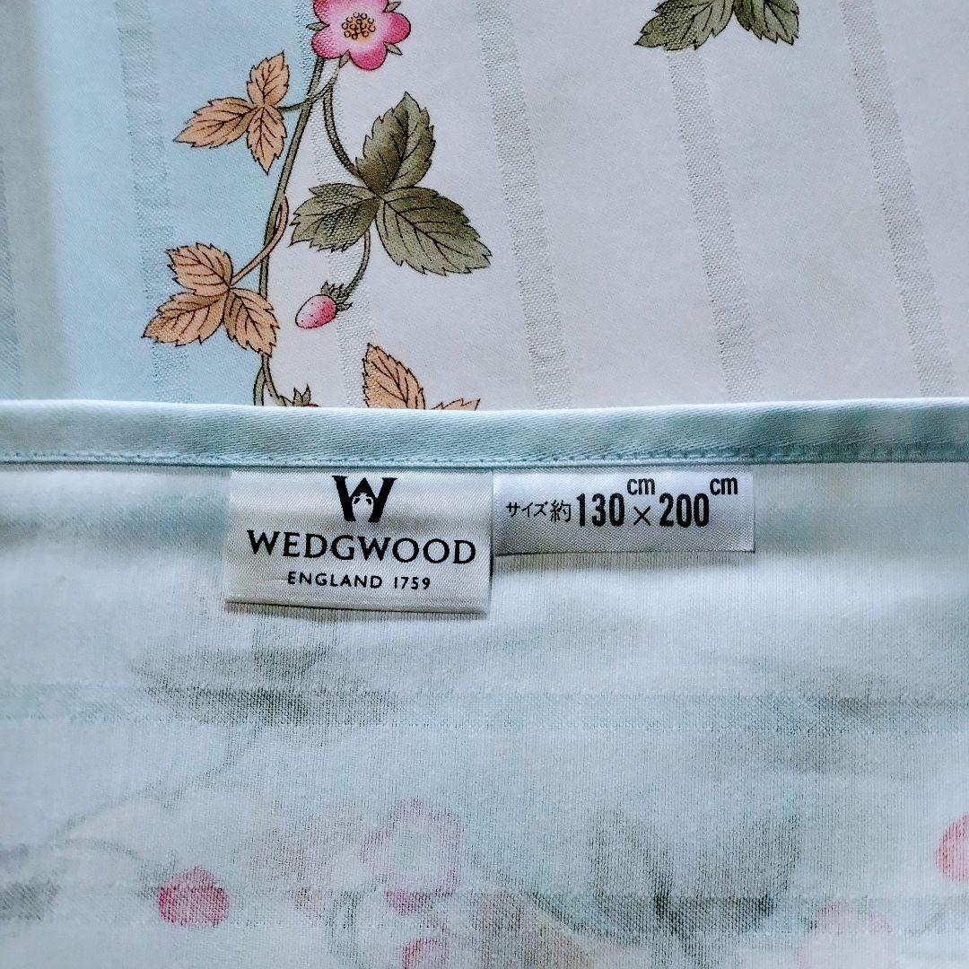 新品未使用　　テーブルクロス　ワイルドストロベリー