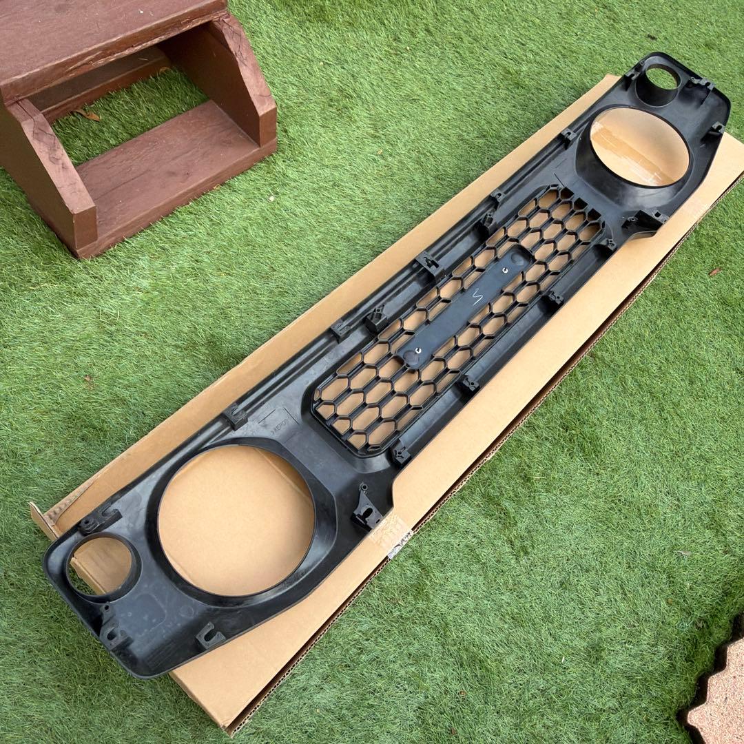 Y*様 JB64ジムニー　フロントグリル