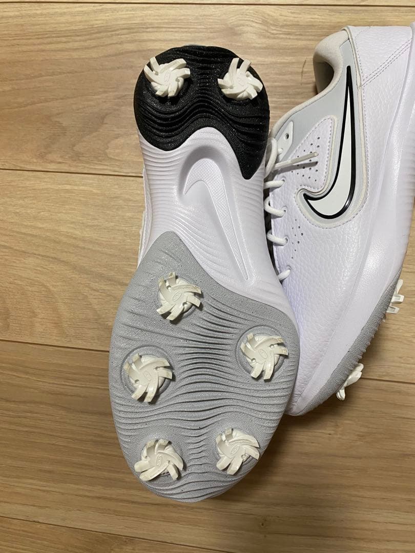 Nike ゴルフシューズ ビクトリープロ3 ホワイト スパイク付き