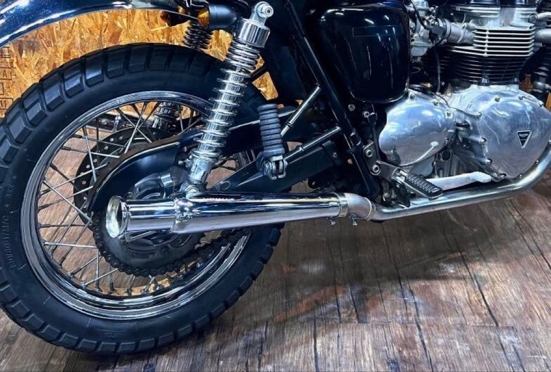 【美品】トライアンフ ボンネビル トランペットマフラー（社外）